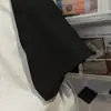 Camiseta de Manga Corta con Estampado de Letras de Marca de Moda y Bloques de Color para Mujer, Corte Holgado Casual con Mangas Ranglán, Top Versátil para el Trabajo
