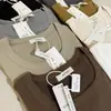 Qualidade R*S Shisanxing em estoque! Top camiseta minimalista e versátil de cintura alta com decote U grande para afinar a silhueta feminina