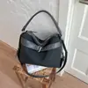 Bolsa Grande Capacidade Feminina 2026 Novo Estilo Tendência Moda Verão Listrada de Ombro Único Versátil para Trabalho Deslocamento Bolsa Tote