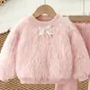 Conjunto de Suéter para Niña 2026 Otoño/Invierno Nuevo Estilo Color Sólido Suéter Esponjoso con Lazo 3D Conjunto de Dos Piezas Tejido