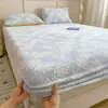 Juego de sábanas de tres piezas, engrosado y estampado, con acabado de terciopelo de leche tridimensional, adecuado para dormitorios de estudiantes, tamaño individual, protector de colchón de 1.5m