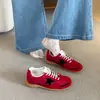 Nuevo modelo de zapatillas de entrenamiento alemanas para mujer 2026, zapatillas deportivas de suela gruesa, zapatos casuales retro de tela cómoda con suela blanda y estampado de estrellas