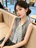 Colete Tricô Feminino Branco Estilo Francês Levemente Maduro Elegante com Renda e Fita Decote V Sem Mangas Absolutamente Lindo Moda Burguesa Top