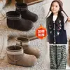 Botas curtas forradas com fleece estilo étnico para meninas 2026 Outono/Inverno Novas Botas de Neve Quentes com Solado Macio para Crianças Sapatos de Algodão Antiderrapantes