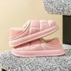 Novas Pantufas de Algodão Peludo Impermeáveis com Solado Grosso para Casa, Uso Interno, Outono e Inverno, para Homens e Mulheres, Atacado