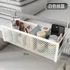 Cesta suspensa sobre a cama para armazenamento em dormitório, um organizador de cabeceira prático, prateleira de armazenamento sem furos para o quarto do dormitório