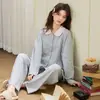 Novo conjunto de pijama para primavera e outono para mulheres, feito de algodão puro, com estilo cardigã, um design doce e fofo, estampas de desenhos animados e mangas compridas, adequado para usar tanto em ambientes internos quanto externos