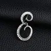 Temperamento de comercio exterior europeo y americano 26 broches de letras inglesas femenina diamante personalidad Joker moda corsage pin masculino accesorios