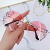 Novos óculos de sol femininos da moda, estilo coreano, sem armação de metal, com acabamento em cristal, resistentes a raios UV e com diamantes