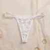 Conjunto de sujetador y tanga de encaje de venta caliente transfronterizo, estilo chica hot europea y americana, conjunto de dos piezas delgado, transpirable y sexy para mujer