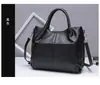 Bolsa tote de alta qualidade europeia e americana transfronteiriça, bolsa feminina de couro genuíno de luxo leve de grande capacidade, bolsa de mão e bolsa transversal da moda de couro bovino de camada superior