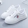 Nuevos zapatos blancos de cuero de color sólido para mujer, para comercio exterior transfronterizo, zapatos planos básicos, zapatos deportivos casuales para estudiantes