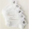 Calcetines Cortos de Primavera y Verano para Mujer con Lazo en Relieve 3D, Transpirables, Absorbentes de Sudor, Versátiles, Estilo Universitario, Calcetines Blancos de Dibujos Animados