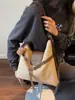 Bolso de Hombro Retro de Gamuza Escarchada para Mujer 2025 Nueva Moda Mochila de Viaje Multiusos de un Solo Hombro Cruzada