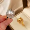 Anillo Abierto Geométrico Cuadrado con Perla Shijia Redonda Perfecta y Diamantes Completos para Mujer, Elegante, de Nicho, Exquisito, de Gama Alta, Versátil