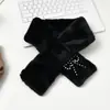 Bufanda Cálida de Felpa Estilo Coreano para Mujer Otoño e Invierno con Lazo de Perlas y Cruz, Cuello Grueso de Piel Sintética de Conejo Rex