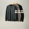 Suéter redondo estilo americano para hombre, nuevo modelo otoño 2026, bloques de color a rayas, corte holgado, tejido casual versátil para hombre