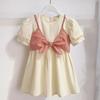 Terno para meninas Verão Novo Vestido infantil de manga curta da moda Estilo universitário Conjunto infantil de duas peças com tipoia xadrez