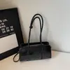 Moda Retro Bolso de Axila para Mujer Otoño 2025 Nuevo Bolso Baguette de Aspecto Elegante Bolso de Mano/Hombro Estilo Occidental de Moda