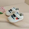 Zapatos de bebé de primavera y otoño Zapatos de tablero para niños Zapatos de niña Zapatos de bebé para niños pequeños Zapatillas para niños que combinan con todo Zapatos individuales para niños