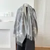 Bufanda de hilo transfronteriza europea y americana con letra H, moderna y a la moda, cálida y gruesa, con borlas largas, chal de doble cara y calentador de cuello