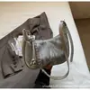 Bolsa pequena de luxo estilo estrangeiro feminina 2025 nova moda bolsa transversal versátil bolsa de ombro única de verão bolsa de axila
