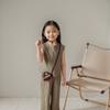 Conjunto de Verano para Niñas 2026 Nuevo Estilo Conjunto de Dos Piezas Casual con Camiseta sin Mangas de Canalé de Seda de Hielo y Pantalones Largos para Niños Pequeños