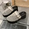 2026 Saia de baixo de tecido Meia-calça de rede Estilo casual francês Novo Estilo Chinelos de bico fechado para mulheres Primavera/Verão Sandálias Retro Vazadas de sola grossa