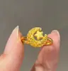 Nuevo Anillo de Luna Hueco Dorado Estilo Chino Diseño de Nicho de Gama Alta Muy Brillante Cielo Estrellado Moda Versátil Anillo para Dedo Índice