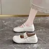 Novos Sapatos Mary Jane Redondos Fofos Estilo Retrô Femininos Outono 2026 Versátil Francês Salto Baixo Estilo Britânico Sapatos Pequenos de Couro