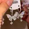 Pendientes de Mariposa de Lujo Ligero y Exquisitos con un Diseño de Alta Gama, Modernos y Versátiles, Pendientes de Mariposa Elegantes de Tendencia Diaria de Nicho