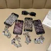 Diseño de corazón con estampado de leopardo en patrón de diamante apto para iPhone 17 Pro Max, funda para teléfono Apple 18p, 16 con cordón, 15p de lujo