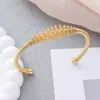 Pulseira Elástica Aberta em Forma de C com Onda de Personalidade da Moda para Alívio de Estresse para Mulheres, Bracelete Versátil de Aço Inoxidável