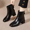Botines de Tacón Medio de Moda para Mujer 2026 Otoño/Invierno Nuevos Botas Versátiles Adelgazantes de Tacón Grueso Suela Suave Botas Martin Elegantes de Punta Cuadrada