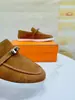 Zapatos Mocasines Retro de Gamuza de Alta Gama para Pareja con Hebilla Metálica, Zapatos Casuales Planos para Hombres y Mujeres
