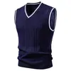 Novo Colete de Tricô Masculino Outono/Inverno 2026 Gola V Color Block Tricô Canelado Vertical Trançado Sem Mangas Suéter Casual para Camada