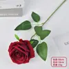 Rosas Simuladas de Veludo para Decorações de Casamento, Flores Artificiais para Arranjos de Casamento com Rosas Transfronteiriços, Flores Artificiais para o Dia dos Namorados Atacado