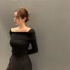 Chique coreano coleção nova de início de outono: top de tricô elegante e justo de um ombro só com mangas compridas para mulheres, estilo 19980
