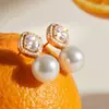 Pendientes de Estilo Princesa Francesa Ins con Incrustaciones de Circonita, Pendientes de Perla de Concha Grandes de Moda y Únicos, Pendientes de Acero Inoxidable Chapados en Oro de 18 Quilates