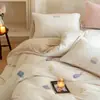 Conjunto de Quatro Peças Espesso Quente de Veludo Leite para Outono e Inverno Fofo Coral Fleece Flanela Capa de Edredom Lençol de Cama Lençol com Elástico Roupa de Cama
