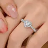 Em alta no TikTok: anel deslumbrante em formato de coração, semelhante à moissanita, para mulheres, com um design luxuoso, uma estética de alta qualidade e tamanho ajustável, perfeito para o dedo indicador