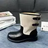 Botas de media pantorrilla para mujer con hebilla de cinturón de bloques de color estilo coreano, estilo británico vintage, nuevas botas de ciclismo de nicho 2026, botas de tacón medio con punta redonda