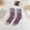 Calcetines de Terciopelo Coral Transfronterizos Calientes con Rayas Horizontales para el Suelo para Mujer Otoño e Invierno Calcetines de Media Longitud de Medio Terciopelo para el Hogar y Dormir