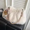 Moda japonesa y coreana minimalista de felpa 2026 colección de invierno para mujer, bolso de hombro, bolso tote y bolso cruzado elegantes y lujosos para el trabajo