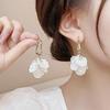 Simples elegante branco de alta qualidade luz luxo elegante brincos de pétala mulheres all-match elegante brincos de viajante brincos personalizados