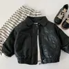 Chaqueta de cuero para niño Mai Bao 2026 invierno nuevo estilo chaqueta acolchada con solapa elegante para niño ropa de invierno cálida al por mayor