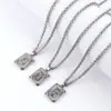 Estilo europeo y americano moda caja simple de acero de titanio collar con colgante de 26 letras inglesas para hombres y mujeres colgante de letra de acero inoxidable