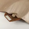 Tela de Cuero Sintético Satinado con Estampado de Plumas y Caída, Amigable con la Piel, Crujiente, Adelgazante, Tela de Vestido Falda de Cuero de Moda de Alta Gama