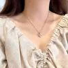 2026 Taobao Novo Colar Pingente de Três Pérolas Estilo Francês Luxo Leve Exquisito, Colar Elegante em Forma de Uva com Três Contas