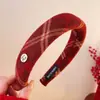 Diadema de terciopelo rojo para Año Nuevo 2026 para mujer, Diadema alta para lavarse la cara, Accesorio festivo para el cabello de Año Nuevo